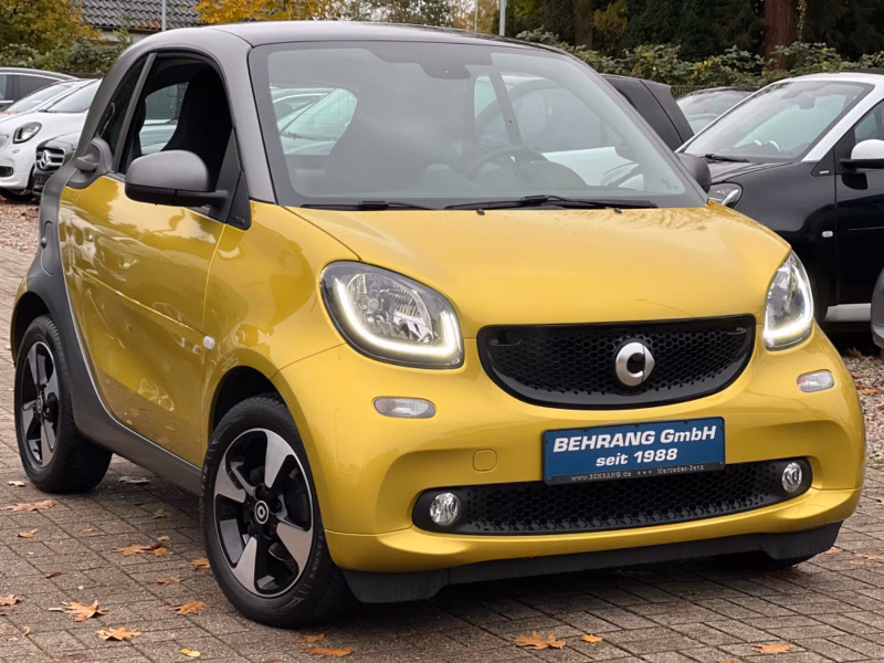 Smart ForTwo*TURBO*KAMERA*PANORAMA*NAVI*SITZHEIZUNG
