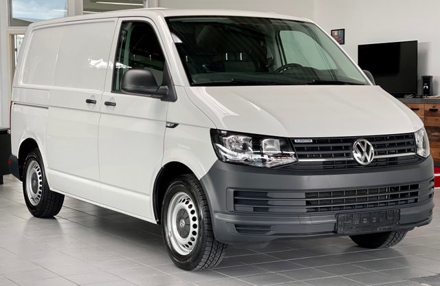 Volkswagen T6 Transporter Kasten BlueMotion 1.HD|AHK|TEMP.|FAHRASSIST Gebrauchtwagen Kaufen | EZ 05/2017 | Preis 17.500 €