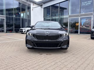 2027 BMW 540i xDrive - photo 2