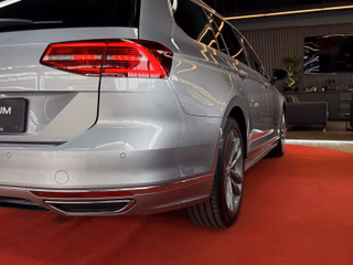 Volkswagen R-LINE/Highline/D-LED/ACC/NAVI/KAM/SHZ/LRH - foto 2
