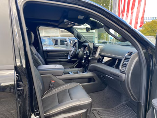 Dodge RAM 5.7 V8 HEMI Limited Night 2026 + 3 Jahre Garantie - bilder 12
