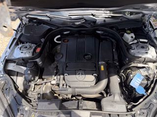 Mercedes-Benz E 200 CGI BlueEfficiency Automatik Navi - bilder 40