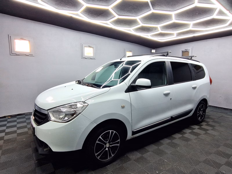Dacia Lodgy Laureate |7 SITZER|NAVI|ANHÄNGERKUPPLUNG|KLIMA