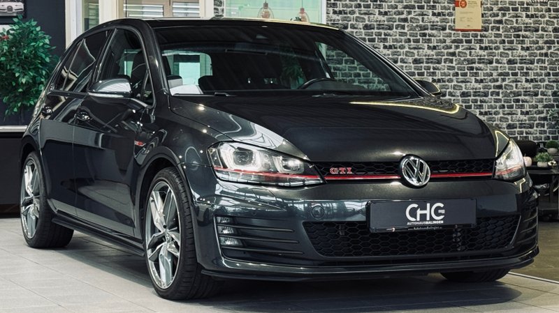 Volkswagen Golf VII Performance|PANO|KAMERA|NAVI|SHZ|TEMP.
