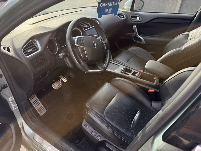 Citroën DS4 SoChic SHZ Tempo PDC Xenon Navi Totwinkel - photo 2