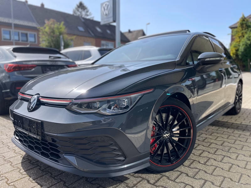 Volkswagen Golf VIII GTI Clubsport Perf-Pak,AKRAPO,IQ,PANO,