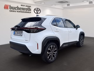 Toyota Yaris Cross Hybrid FWD Teamplayer +Safety- & Winter Paket - bilder 5