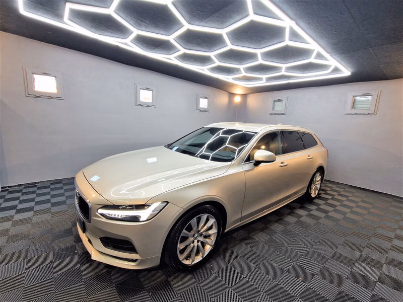 Volvo V90 Kombi Momentum LEDER|LED|KAMERA