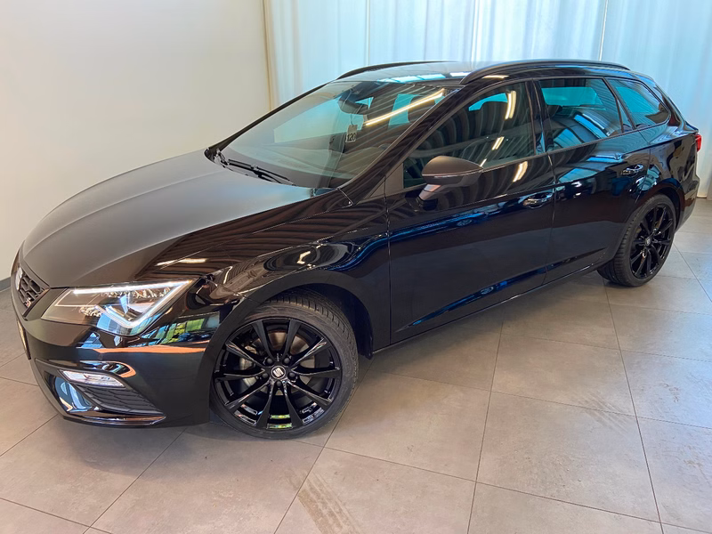 Seat Leon ST 1.5 TSI DSG FR Black EDITION PANO 18" AHK