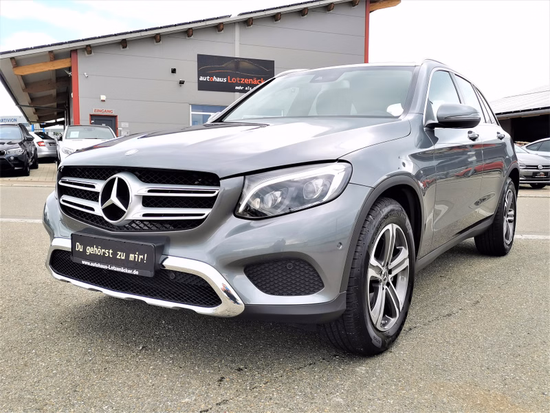 Mercedes-Benz GLC 250 d 4Matic 1.HAND/PANO/COMAND/TEMPOMAT/8-FACH ALU
