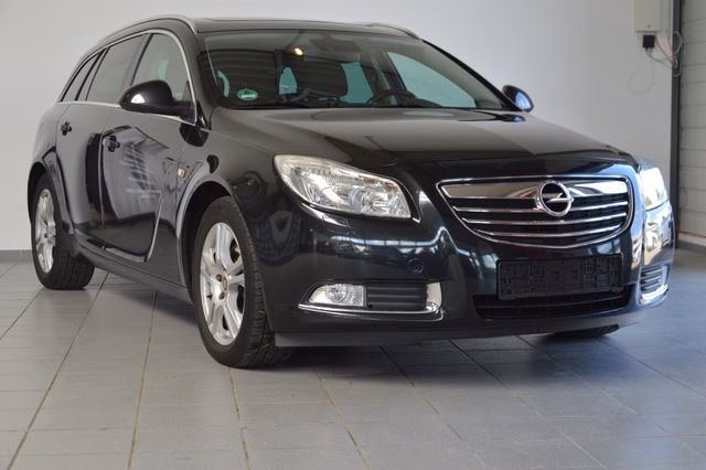 Opel Insignia A Sports Tourer Edition |SHZ|NAVI|PANO Gebrauchtwagen Kaufen | EZ 05/2010 | Preis 5.200 €