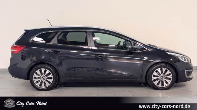Kia Ceed Sportswagon Dream Team KAM+TEMPO+PDC+SHZ - фото 6