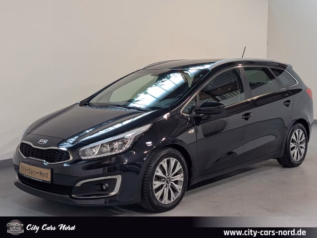 Kia Ceed Sportswagon Dream Team KAM+TEMPO+PDC+SHZ - фото 1