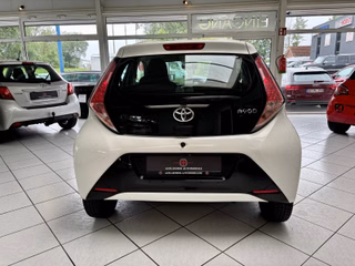 Toyota AYGO aut. x-play touch Kamera USB Bluetooth Klim - photo 6