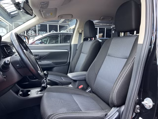Mitsubishi Outlander Plus 2,2DI-D LED/TEMP/KAM/SHZ/ - foto 10