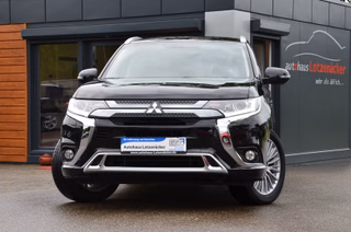 Mitsubishi Outlander 2.4 PHEV 4WD HYBRID 5Jahre Garantie Tempomat | RFK | LEDER Used vehicle for sale | First registration 03/2020 | Price 27.490 €