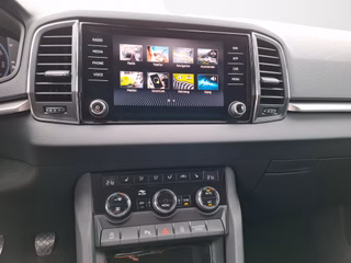 Skoda Karoq 1.0 TSI Tour KLIMA / NAVI / KAMERA / LED / SITZHEIZUNG - bilder 8