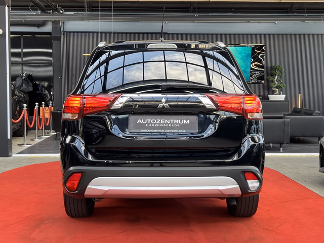 Mitsubishi Outlander Plus 2,2DI-D LED/TEMP/KAM/SHZ/ - foto 5