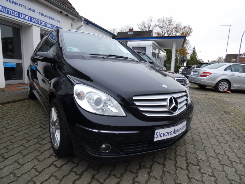 Mercedes-Benz B 180 Automatik Klima AHK Panoramadach