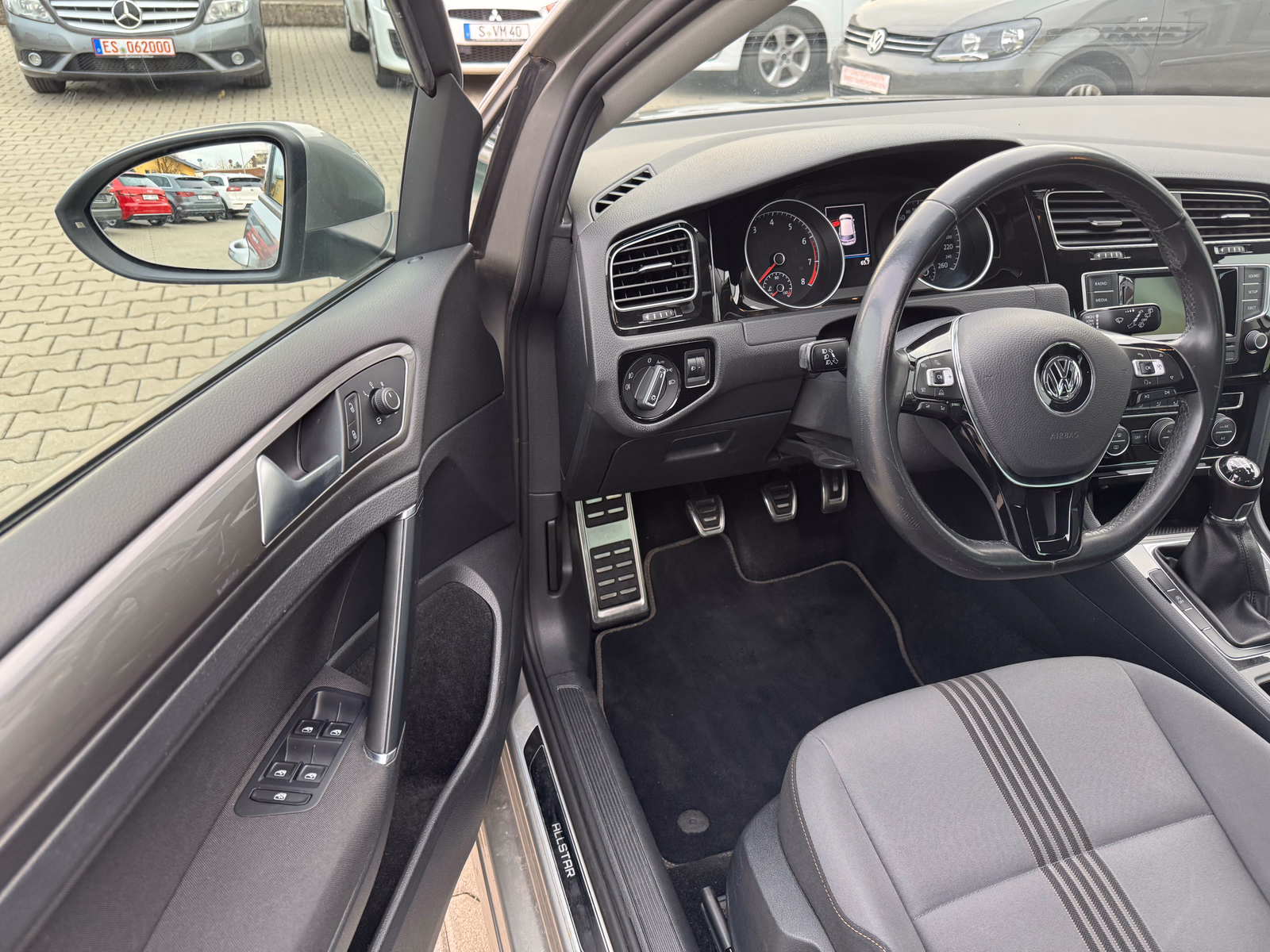 Volkswagen Golf 1,2 TSI BMT "Allstar" Bremsen Neu/AHK/SHZ/PDC