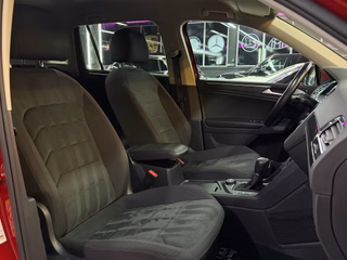 Volkswagen Tiguan Highline 1,4 TSI 4Motion OFFROAD/NAVI/AHK/KEYLESS/KAMERA - foto 26