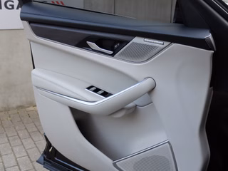 Jaguar F-PACE D200 Mild-Hybrid SE AWD neues Model - bilder 11