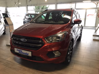Ford Kuga ST-Line + Bi-Xenon + AHK + ACC