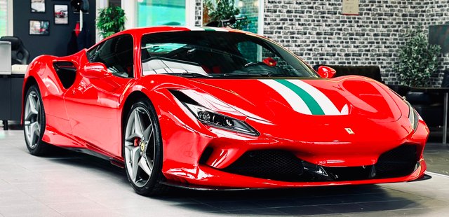 Ferrari F8 Tributo |VOLL CARBON|AIRLIFT|P.DISPLAY|D-FZG Gebrauchtwagen Kaufen | EZ 03/2021 | Preis 296.905 €