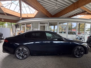 BMW i5 40 eDrive M Sport Panoramadach, 360°, Driving & Park Assistant - foto 4