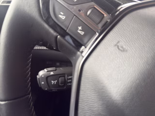 Peugeot 208 Allure Pack LED CarPlay Kamera ACC - foto 3