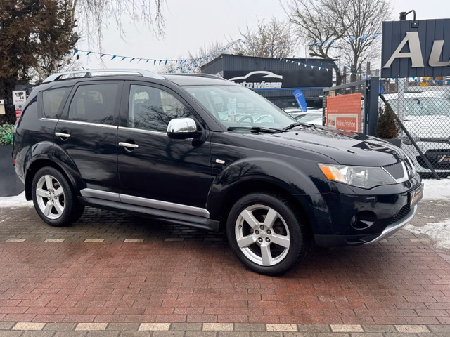 Mitsubishi Outlander 2.4 Intense*4x4*Aut*Leder*Temp*Szhz* - foto 1