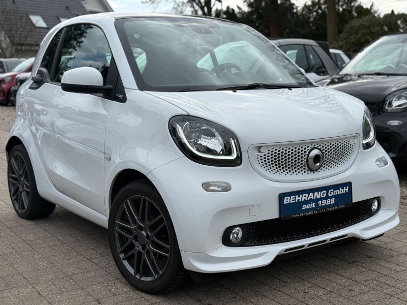 Smart ForTwo*BRABUS STYLE*NAVI*PANORAMA*SITZHEIZUNG