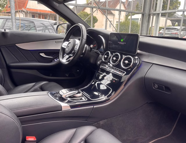 Mercedes-Benz C 220 d AMG Line  KAMERA/PANORAMA/NIGHT-PAKET - foto 4