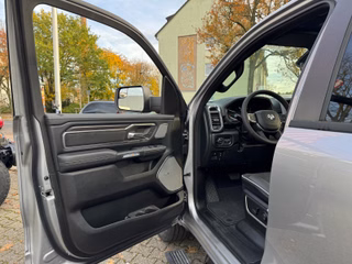 Dodge RAM Laramie Night Premium Rambox + teilbare Heckklappe + 3 Jahre Garantie - foto 15