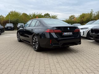 2027 BMW 540i xDrive - photo 5