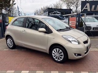 Toyota Yaris 1.3 Automatik*Klimaautomatik*1.HD*44TKM !