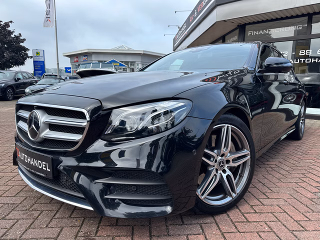 Mercedes-Benz E 350 d AMG/AHK/PANO/360°/KeylessGo/Distronic Plus Used vehicle for sale | First registration 05/2017 | Price 30.590 €