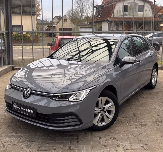 Volkswagen Golf VIII 1.5 TSI ACT Life  1.HAND/NAVI/SPURHAL. - bilder 1