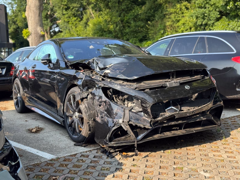 Mercedes-Benz S63AMG Coupe*FACELIFT 612PS*UNFALL*