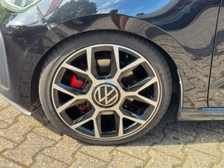Volkswagen up! 1.0 TSI GTI - foto 11