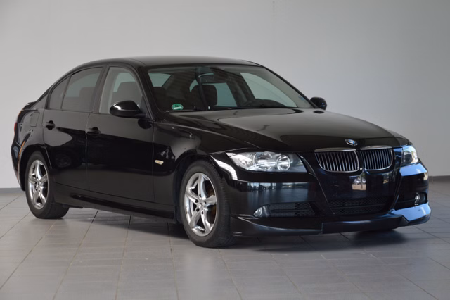 BMW 318d |Sportpaket|Tempomat|PDC|Klimaaut. Gebrauchtwagen Kaufen | EZ 05/2007 | Preis 3.890 €