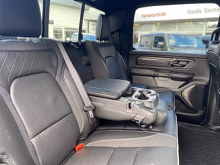 Dodge RAM 5.7 V8 HEMI Limited Night 2026 + 3 Jahre Garantie - bilder 25