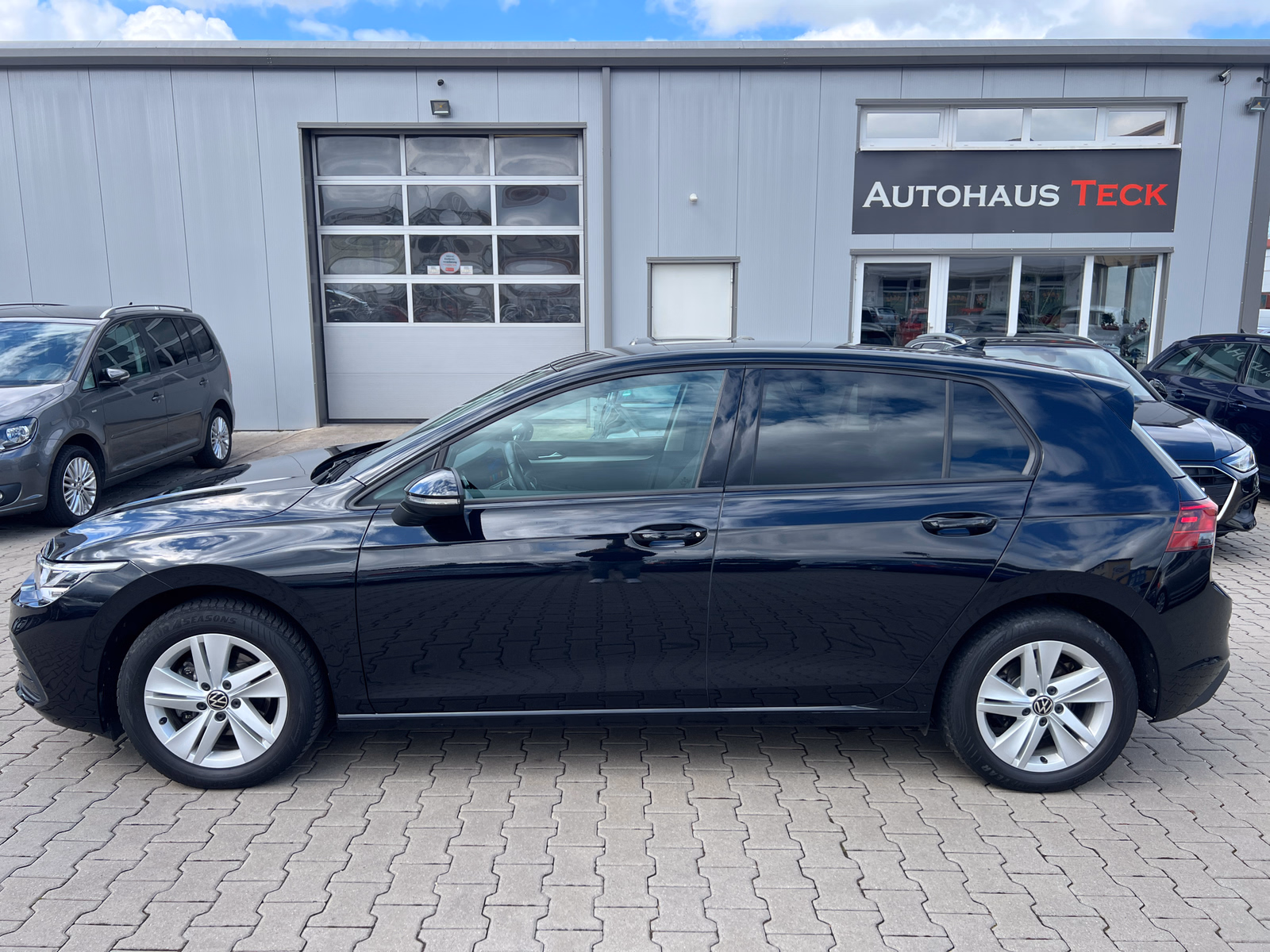 Volkswagen Golf VIII 1.5 TSI LIFE NEUE ALLW.REIFEN/ACT/LED/AIR CARE/SHZ/PDC/ACC