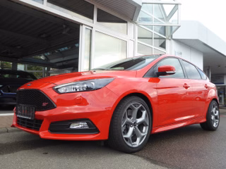 Ford Focus ST Lim. Bi-Xenon/Technologie-Paket/Leder-Paket - bilder 1