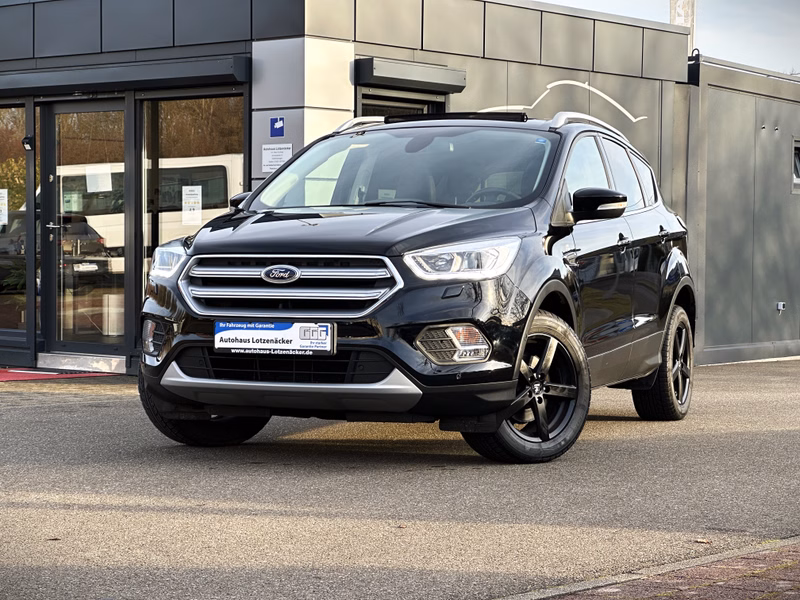 Ford Kuga Titanium Pano - NAVI - KLIMA - SHZ -Xenon