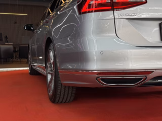 Volkswagen R-LINE/Highline/D-LED/ACC/NAVI/KAM/SHZ/LRH - foto 1
