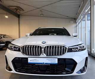 BMW 330 i xDrive M Sport Autom., LED Navi Kamera ACC AHK - photo 1