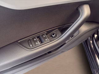 Audi A4 Avant 40 TFSI S line Sport Autom., LED Navi Pano - bilder 7