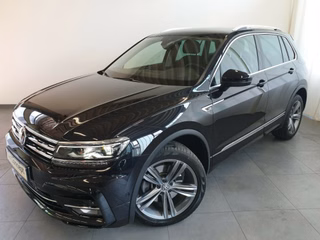 Volkswagen Tiguan 2.0 TDI DSG 4MOT R-LINE AHK STANDHEIZ 19"