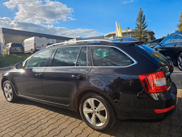 Skoda Octavia Combi Style Automatik*NAVI*XENON*PDC*SHZ - foto 7